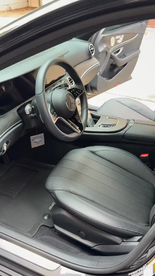 Mercedes-Benz front seat and dash after the interior detail